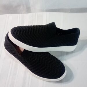 Women's slip on shoes